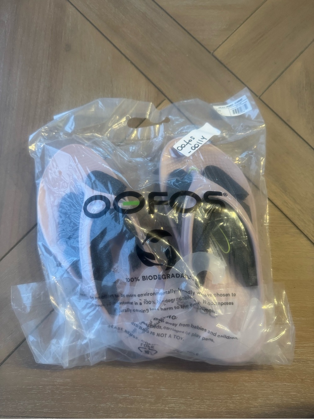 Oofos Oolala Recovery Sandals - Picture 8 of 11